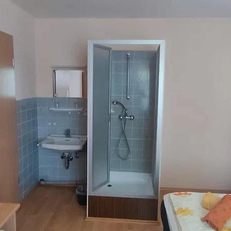 Alb Rooms, Auf Der Schwaebischen Alb Oberlenningen