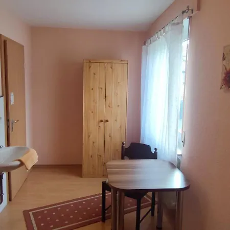 Alb Rooms, Auf Der Schwaebischen Alb * Oberlenningen