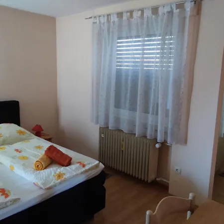 Alb Rooms, Auf Der Schwaebischen Alb Gasthof